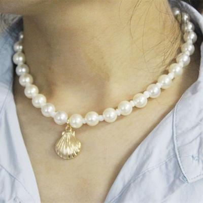 Women's Classic Pearl Shell Necklace Beautiful Baroque Pearl Necklace Scallop Necklace