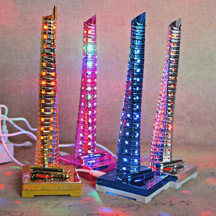 Modello in Metallo della Torre di Shanghai Decorazione per la Casa