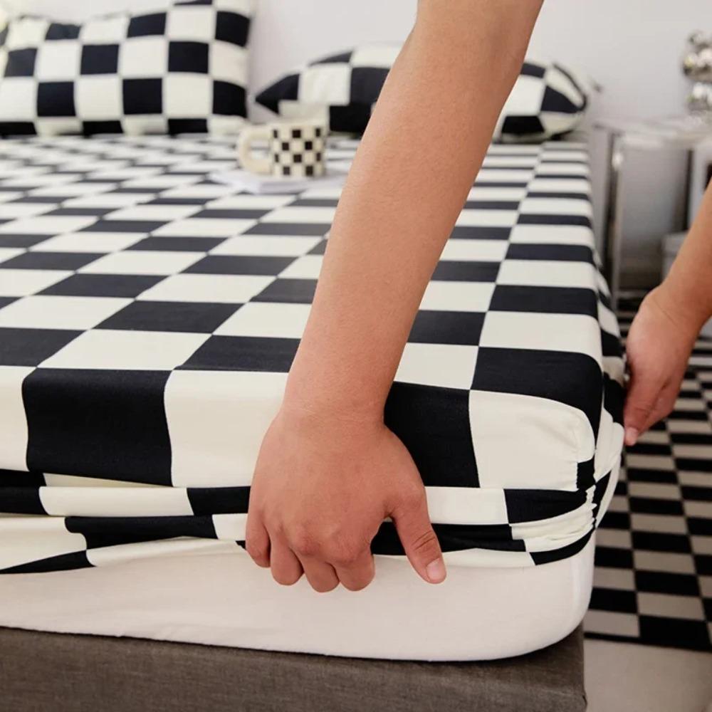 Checkered Pattern Fitted Bed Sheet Elastic Band Mattress Protector Mattress Cover Single Bed