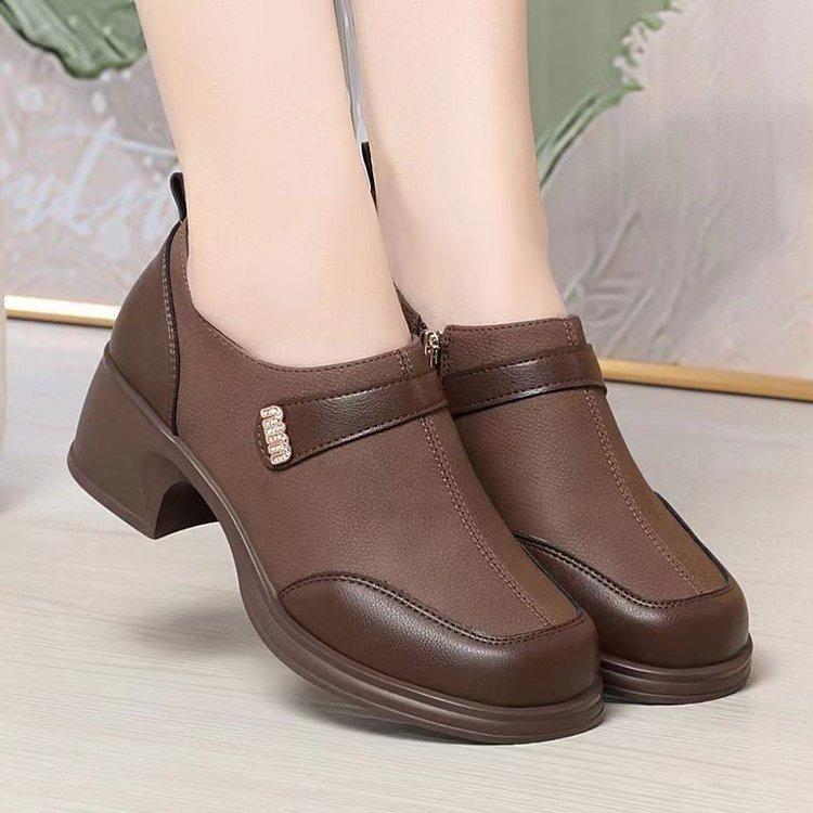 

Туфли на толстом каблуке, женские туфли для мам, осень 2024, новые, мягкая подошва, повседневные, подходящие по цвету кожаные туфли, ретро-мода, женские туфли с глубоким вырезом 40