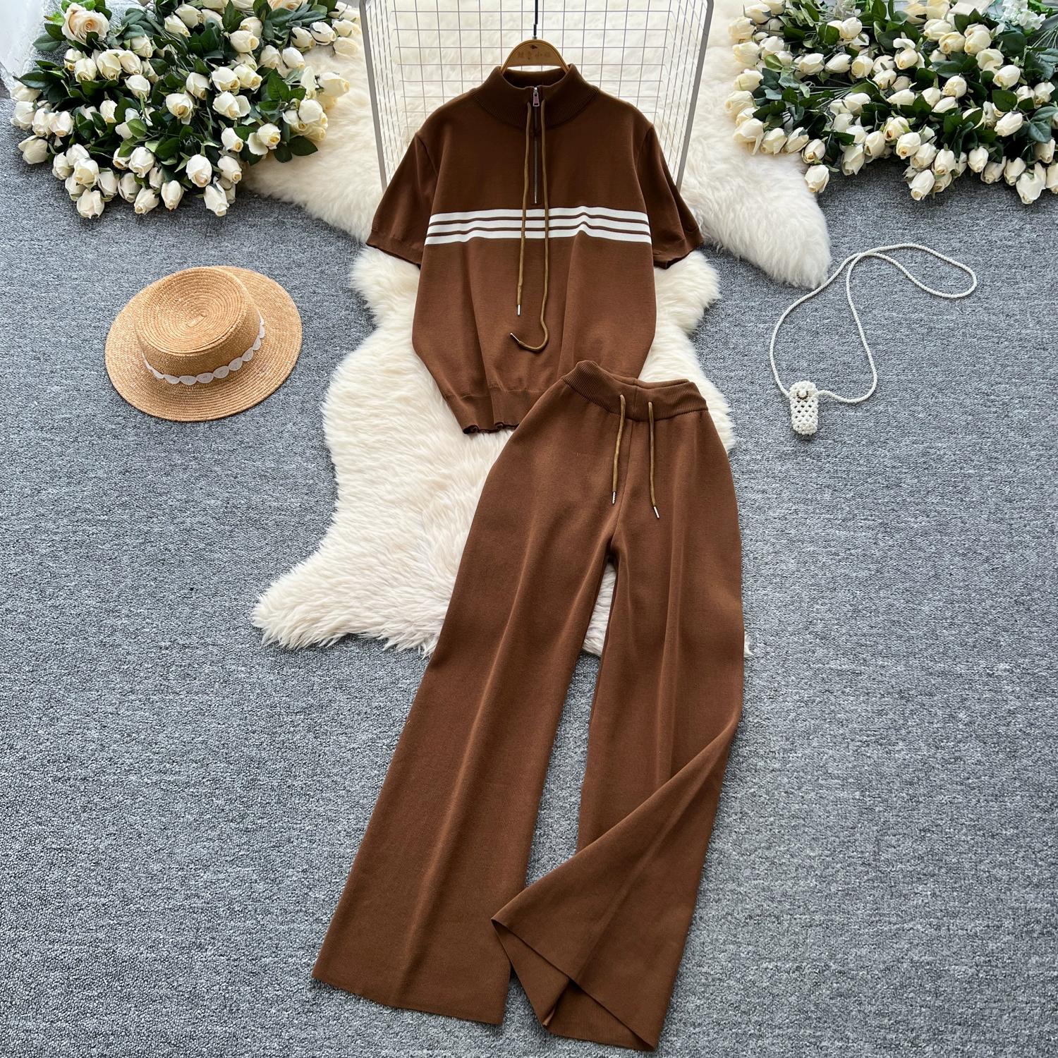 

Летний женский трикотажный свитер с завязками, комплект из двух предметов, с коротким рукавом, застежкой-молнией, топ и широкие брюки One Size темно-коричневого