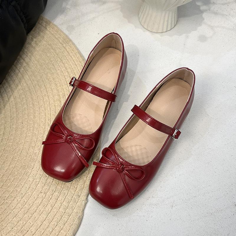 

French retro fashion versatile light mouth flat-soled single shoes women s 2025 spring and autumn silver round head bow Mary Jane shoes 35