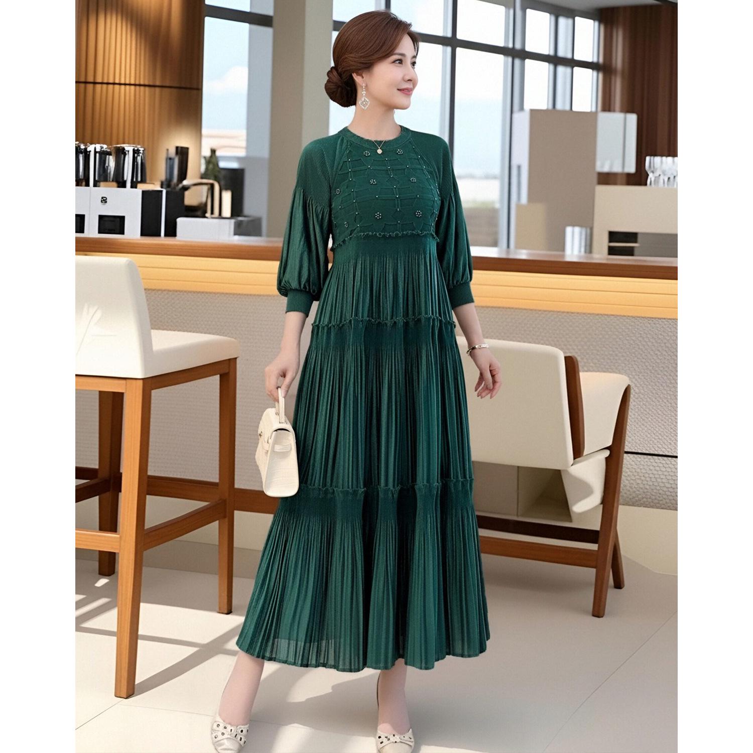 Elegant White Plus Size Pleated Dress: Stylish & Age-Defying Mother s Spring Skirt One Size