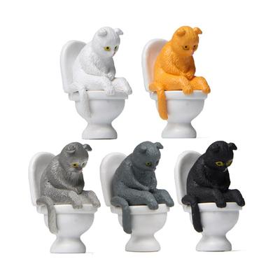 Série Sentado no Vaso Sanitário, Cobrindo a Barriga, Vaso Sanitário Sentado, Gato e Gatinho, Miniaturas de Jardinagem e Paisagismo em Micro-paisagem