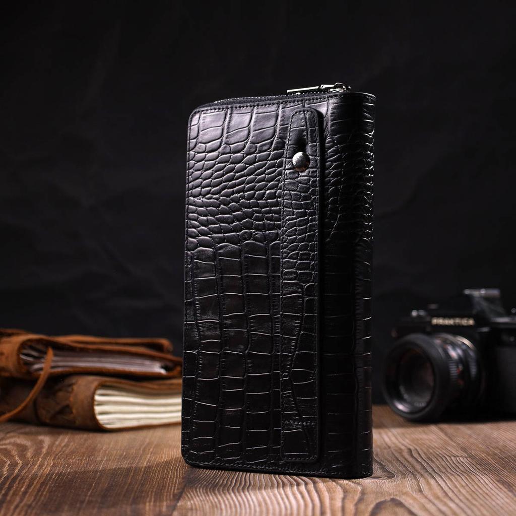 En solid herreclutch med ett rom laget av ekte skinn med krokodillepreging BOND-WALLET 22030 Black