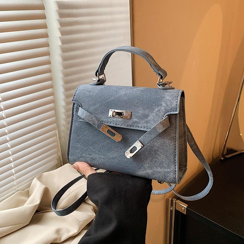 Niche bags women's popular portable small square bags women's bags new retro commuter messenger bags