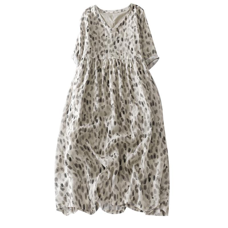 In the Summer of 2025, the New Printed Cotton and Linen Dress for Women's Loose and Thin Seven-quarter-sleeved V-neck Big Pendulum Long Skirt