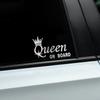 Kreativer Autoaufkleber Kronen-Design QUEEN AN BORD Vinyl-Abziehbild Wasserdicht Personalisierte Auto-Styling Dekoratives Aufkleber-Zubehör