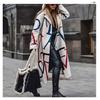 Trench coat nadměrné velikosti - Oversized trench s botanickým potiskem a klopovým límcem, vlněná směs přátelská ke křivkám, svrchní oděv pro práci i víkend