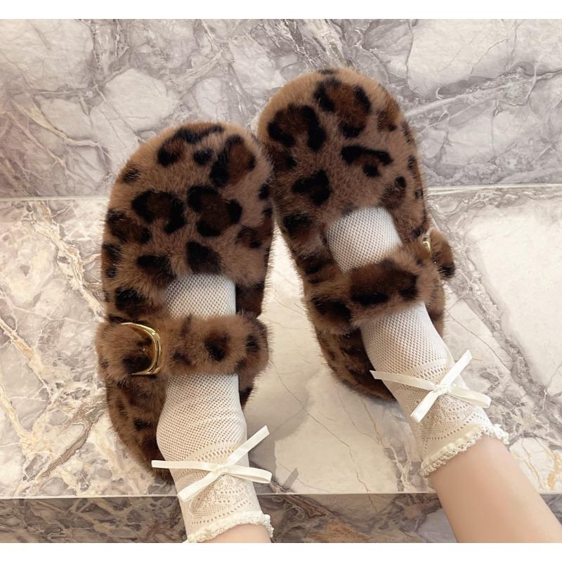 Winter Women Causal Cotton Shoes Warm Furry Hairy Fashion Outdoor Women Student Plush Shoes Versatile Ladies Flat Moccasins