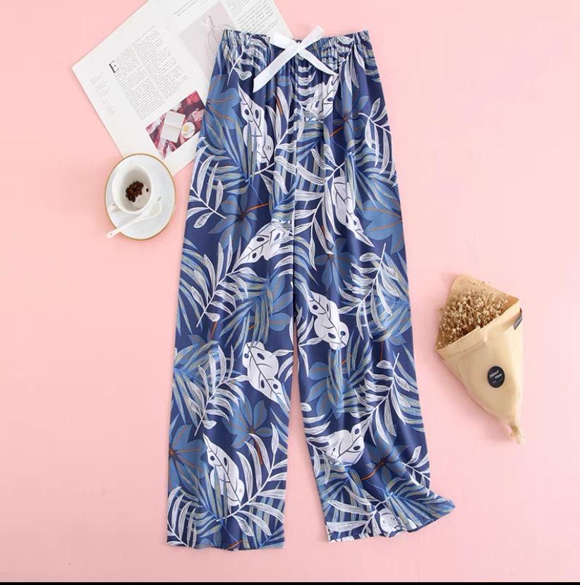 Damen Übergröße Baumwolle Viskose Pyjamahose, Cartoon-Blumendruck, Lockere Neun-Punkt-Strandhose, Outdoor-Bekleidung