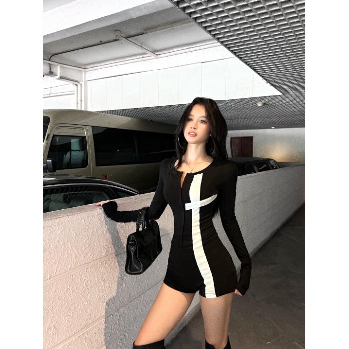 

Unique Pure Desire Chic Color Block Long Sleeve Bodysuit - Slimming, Flattering, Stylish Fall Fashion for Women Small чорний