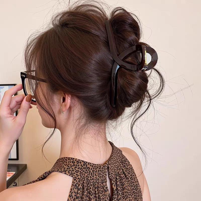 Čokoládově hnědá luxusní spona do vlasů drápek žraločí spona pro ženy - 2025 nová vlasová ozdoba