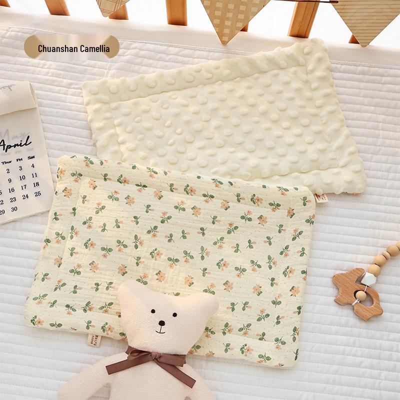 Pure Cotton Cloud-Shaped Baby Pillow - All-Season Soothing Gauze for Infants and Toddlers
