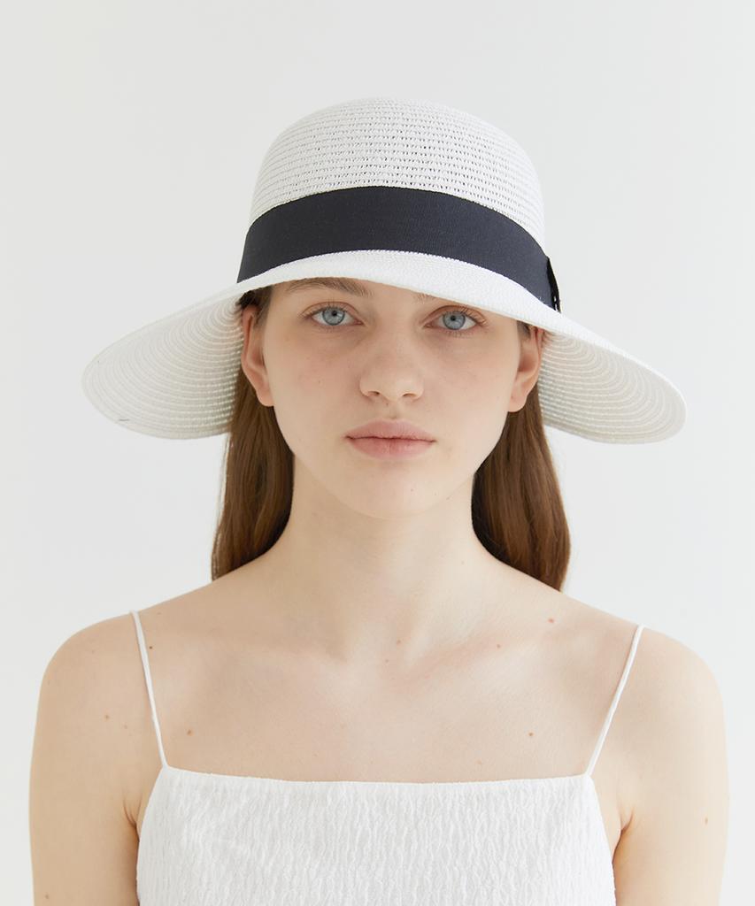 Hallen Visor Cloche Logo Pendant Raffia Cap (C013_White)