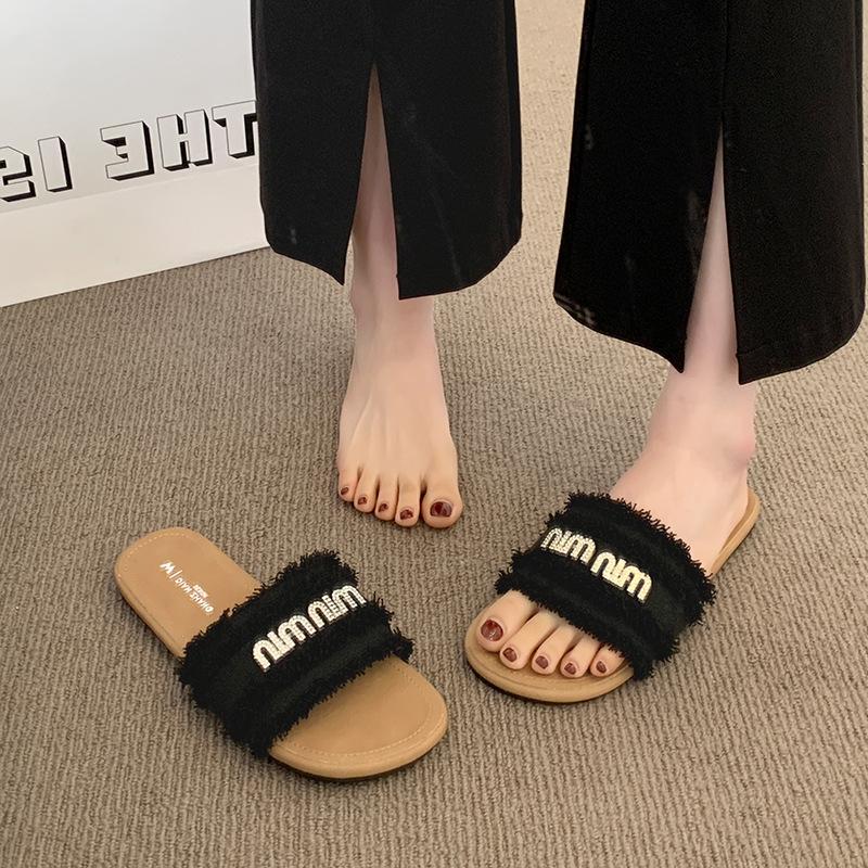 

Французские тапочки Xiaoxiangfeng на мягкой подошве для женской уличной носки 2025 лето новая мода стразы буквы сандалии на плоской подошве 40 чёрный