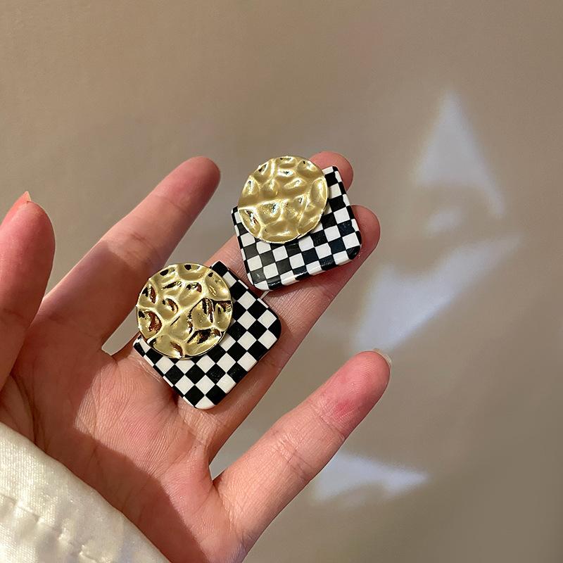 Silver Needle Black Earrings Women's Korean Sweet and Cool Trend Sense Dark Wind Stud Earrings Temperament Niche Light Luxury Earrings