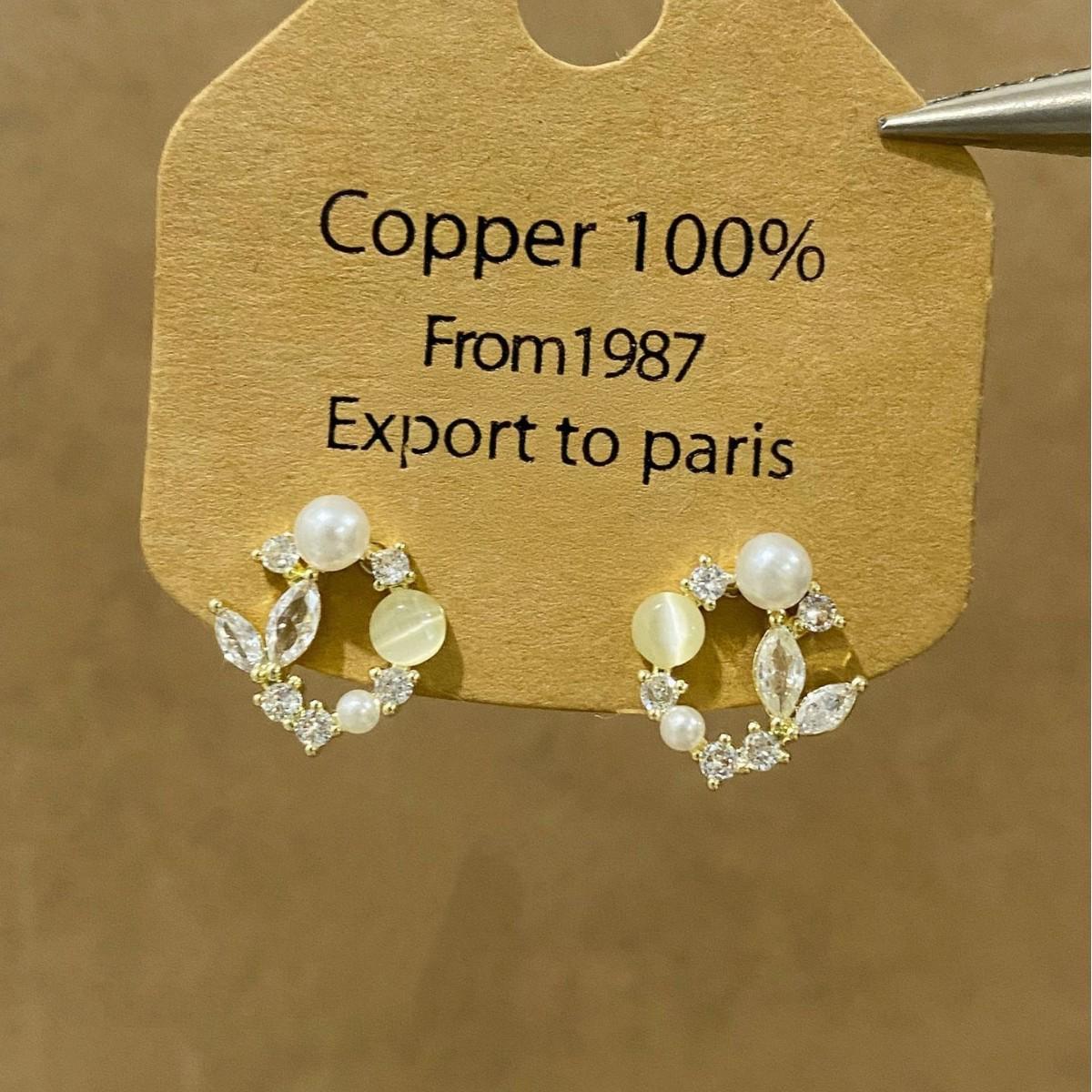 French Floral Wreath Zirconia Earrings - Elegant Cat s Eye Studs for Ladies