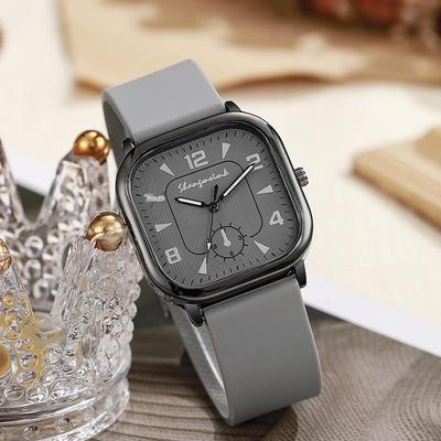 Creative Retro Men's Quartz Watch with Silicone Strap