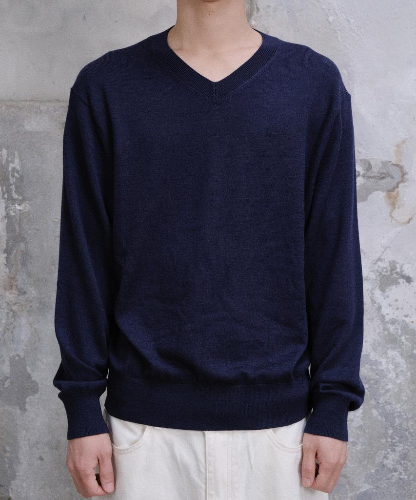 Daibeuin Loosed Fine Wool V-Neck Knit (Navy)