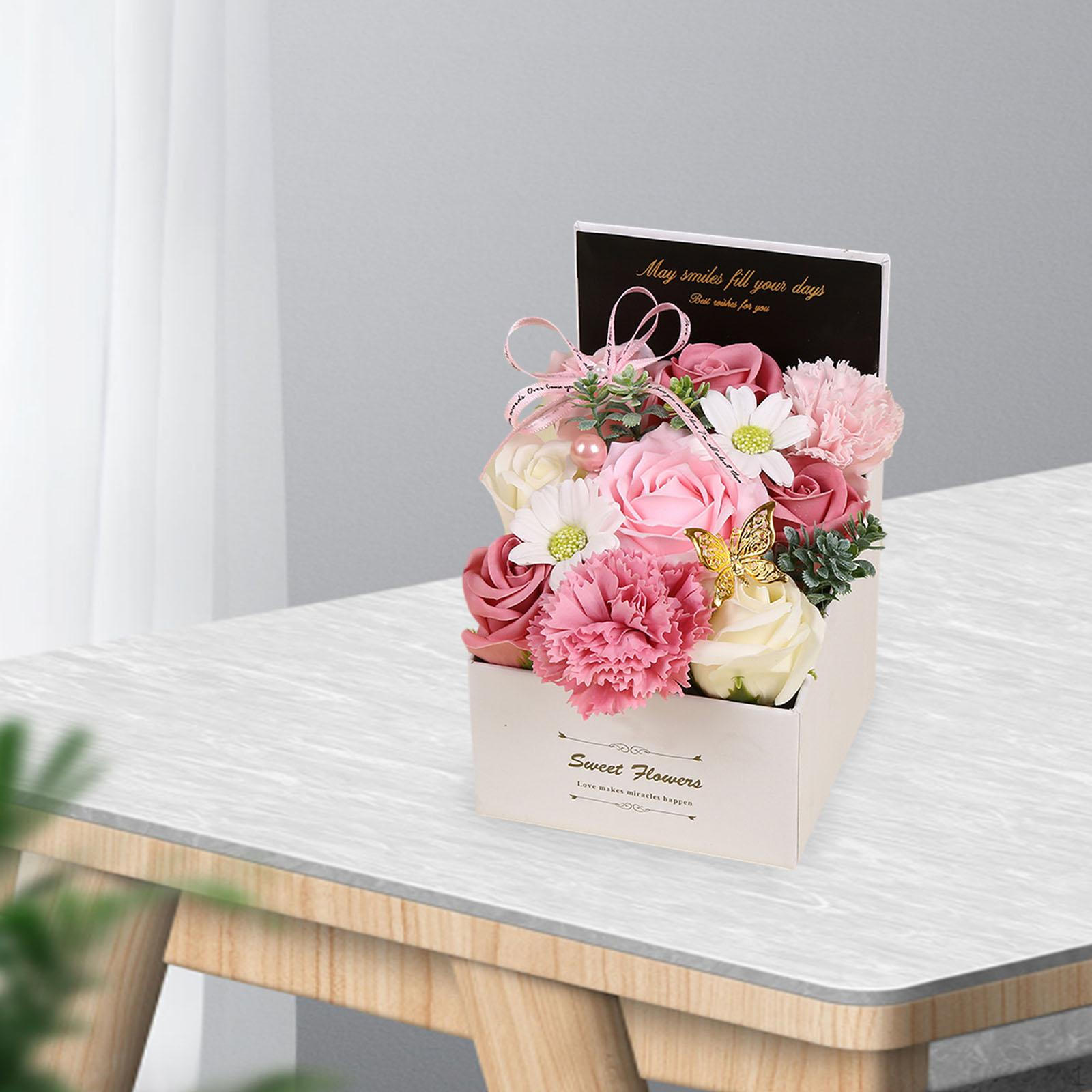 

Floral Soap Gift Box Set for Special Occasions рожевий