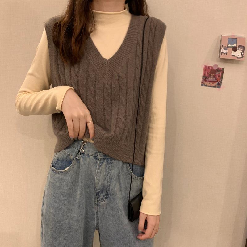 Retro Hong Kong Flavor Twist Knitted Sweater Vest, Women's Clothing Autumn New Loose Outer Wear Thin Sweater Women
