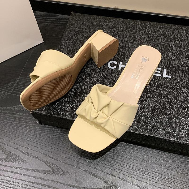 

Slippers women s summer outer wear medium heel sandals women s 2025 new fairy high heels summer women s thick heel one-word sandals 39 жовтий
