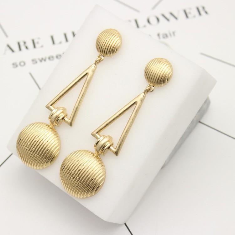 Beliebter Schmuck Übertrieben Geometrisch Übertriebene Persönlichkeit Herausragend Lang Kugelförmig Legierung Ohrringe Ohrringe Mode