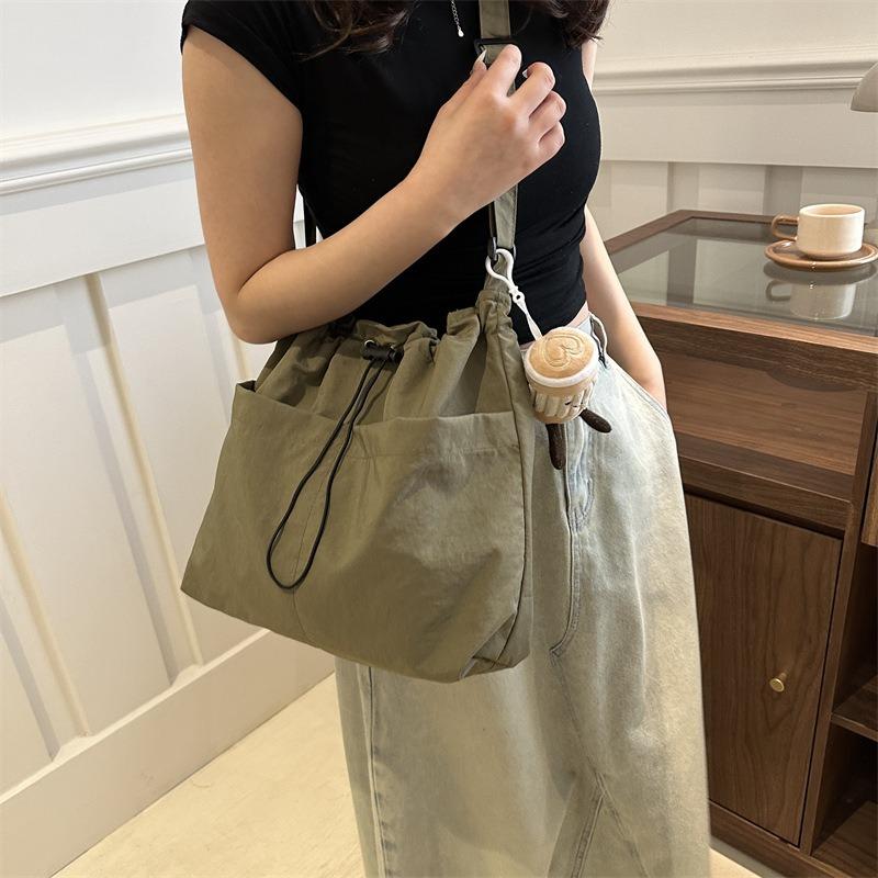 Women's Bag Large-capacity Waterproof Nylon Bag Drawstring Shoulder Bag Travel Leisure Fashion Messenger Bucket Bag