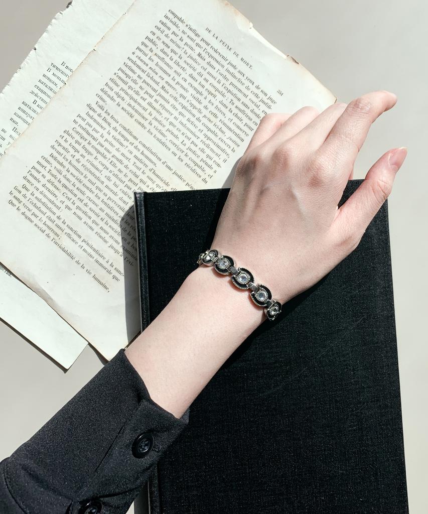 Sabona London 214 Lady Gem Black Horseshoe Magnetic Bracelet