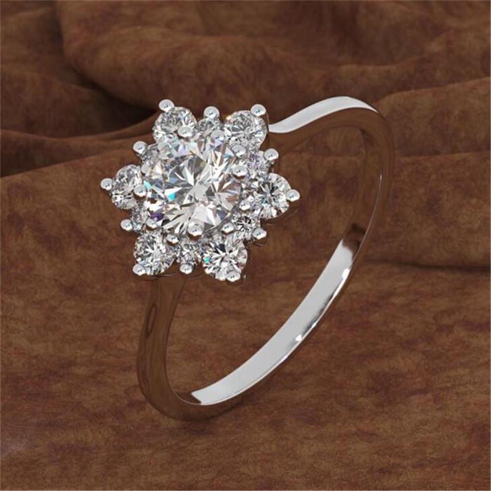Luxury Snowflake Diamond Ring: Elegant European & American Design for Women’s Fashion Weddings