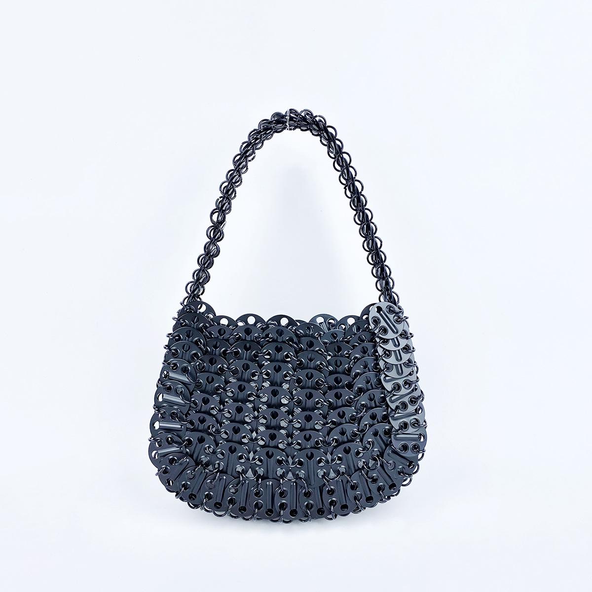 

Сплетенная вручную металлическая сумка-тоут с отделкой пайетками чёрный