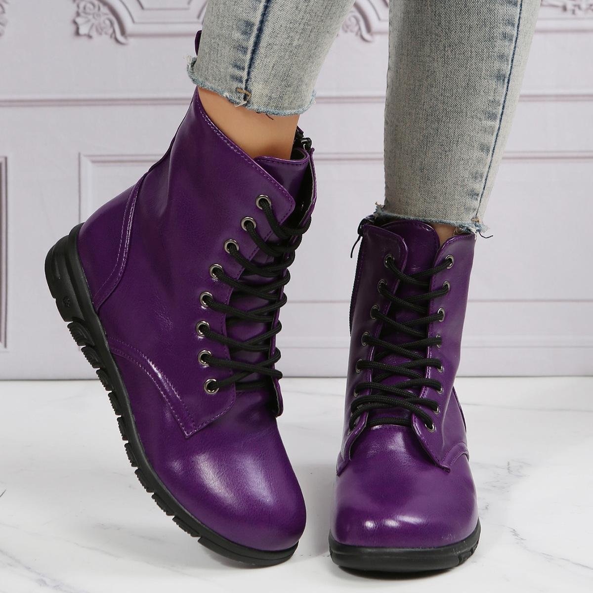 

Новые модные женские сапоги в стиле ретро с текстурой