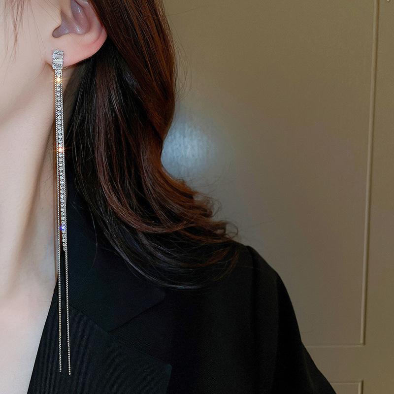 Super Flash Zirkon Ohrringe Französischer leichter Luxus Temperament Lange Fransenohrringe Mode Nische Personalisierte Ohrringe