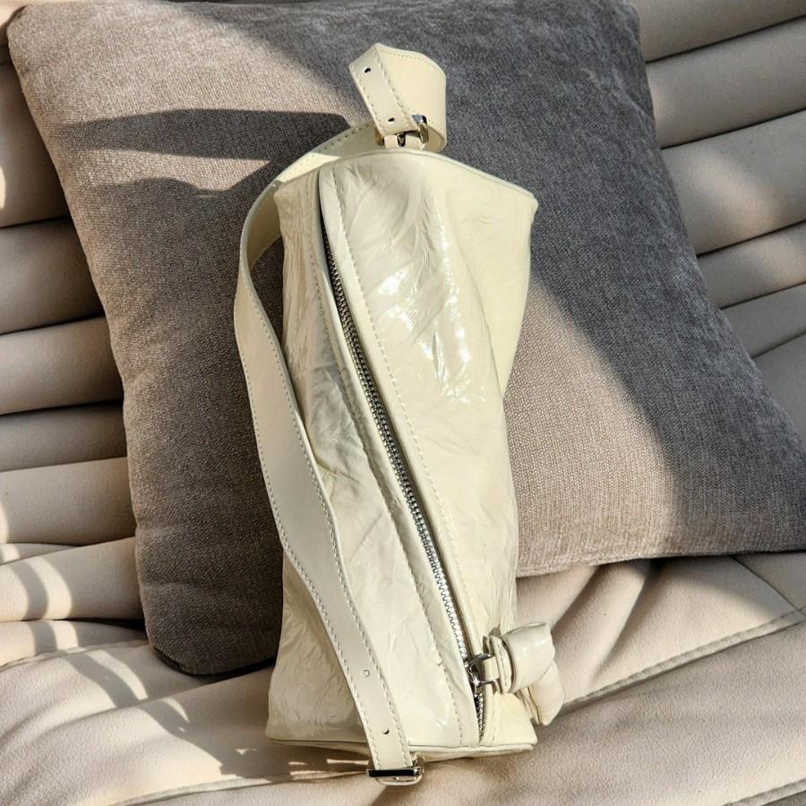 

Korean Version Small Public Early Lightweight Single Leather Bag Large Capacity Soft Leather Underarm Bag 2025 New Style Plaid High-end Sense Bag 24x13x13 белый