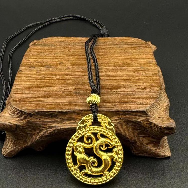 Vietnamesischer Sandgold Buddha Anhänger: Vergoldetes Maitreya Flammen Design