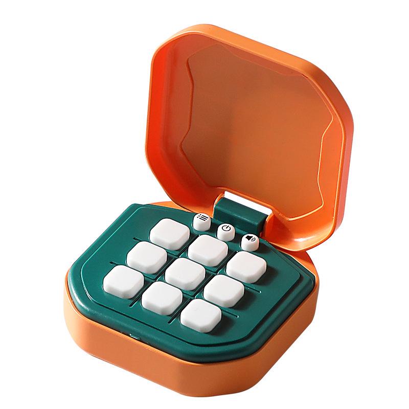 KI Tic-Tac-Toe-Brett: Interaktives grenzüberschreitendes Puzzlespiel für Kinder