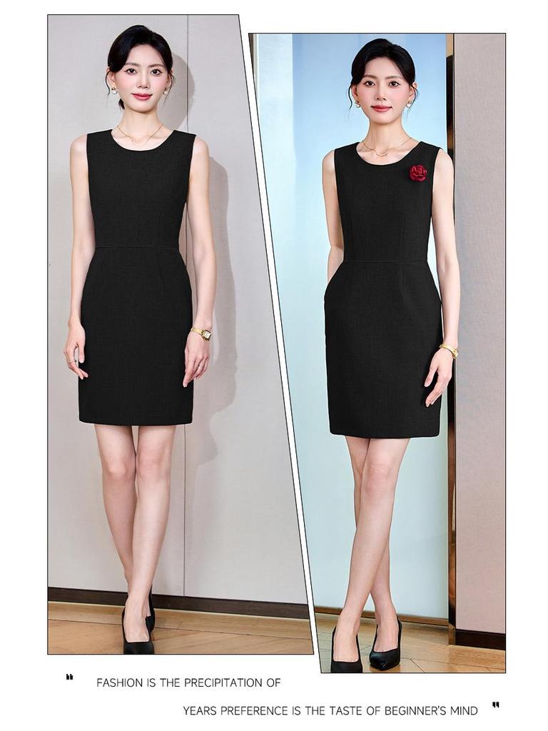 Women's Gray Summer Suit Set: Short-Sleeved Professional Attire for Hotel Front Desk or Jewelry Store
