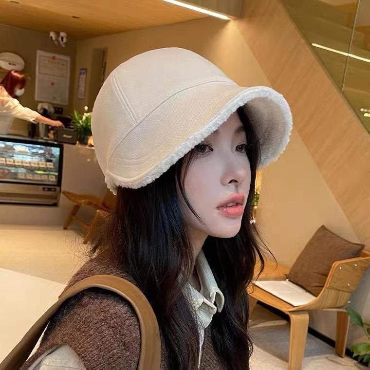 Women's Autumn and Winter New Casual and Versatile Soft Brim Showing Off Their Faces Small Warm Plush Star Ant Hat