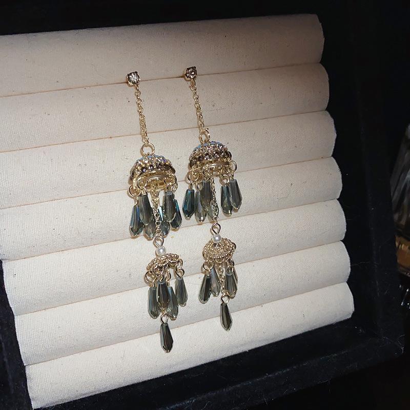 Silver Needle Diamond Crystal Tassel Rhombus Earrings: Luxurious Ethnic Retro Fashion Dangle Jewelry.
