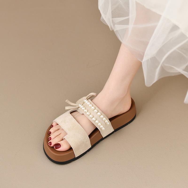 French pearl fairy thick-soled cool slippers women's summer wear 2025 new high-end beautiful skirt sandals