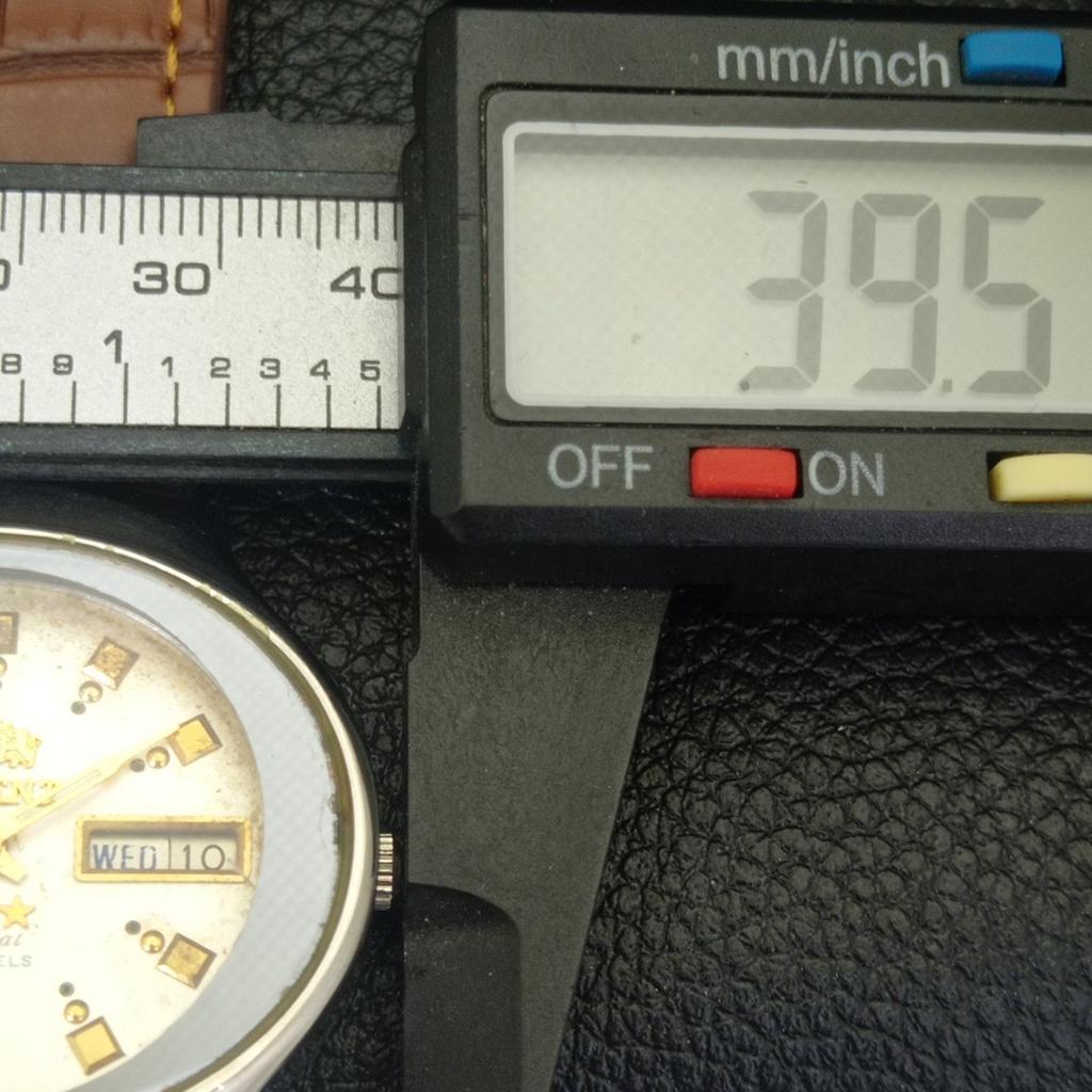 AUTOMATIC VINTAGE ORIENT CRYSTAL JAPAN 46941 MENS ORIGINAL DIAL WATCH A703381-1