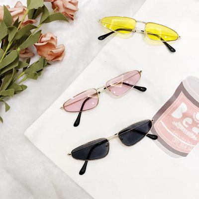 Retro Fashion Men Cat Eye Metal Frame Sunglasses Small Triangle Anti-UV Clear Sun Glasses for Women