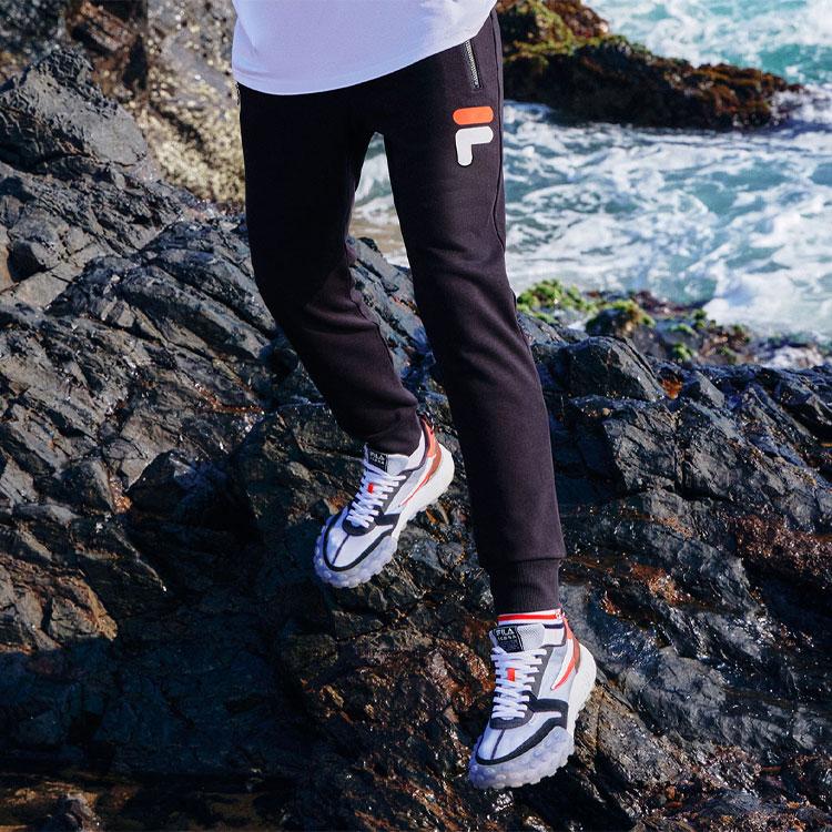 FILA Logo Print Knitted Tapered Sports Pants Men Pants Black F51M128603FBK