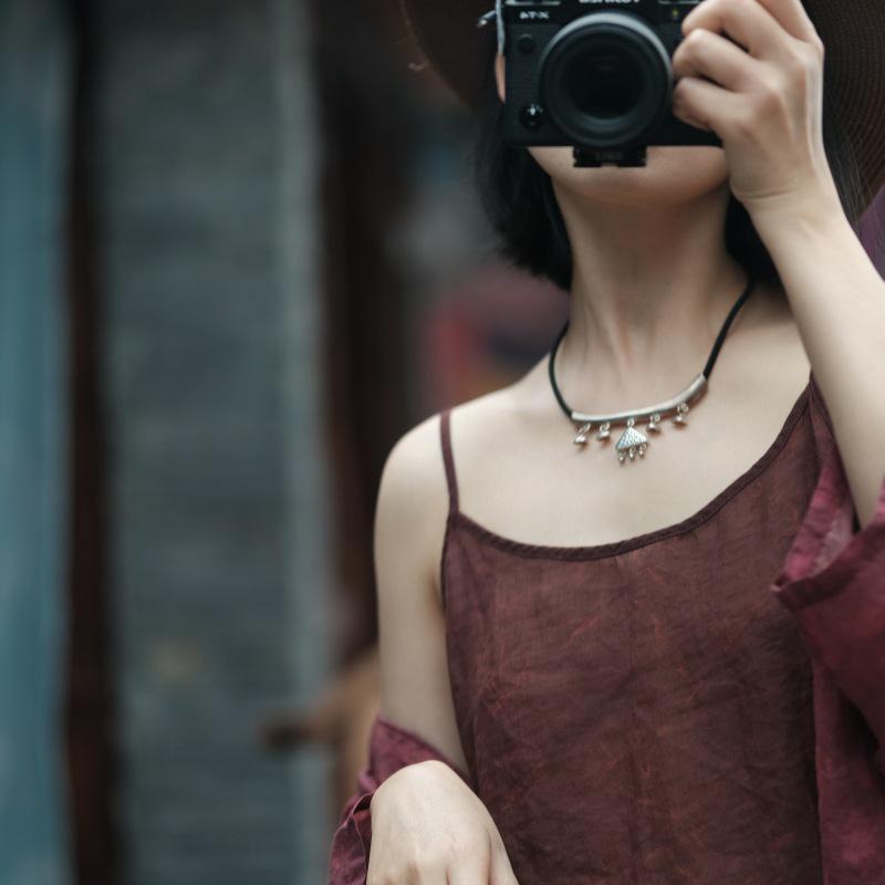 Versatile Ramie Loose Camisole with Frayed Edges - Zen Atmosphere, One Twist Red