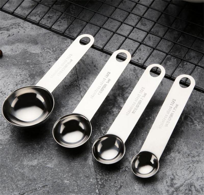 304 Stainless Steel One-Piece Round Handle Measuring Spoon Set with Hook Scale for Baking and Coffee