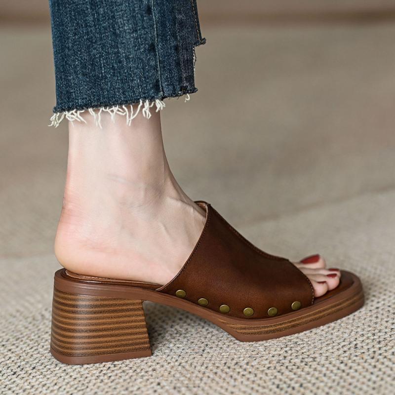 Summer2025 Fashion Thick-soled,Versatile,Thick-heeled,Anti-slip Outerwear Flip-flops,French Rivet High-heeled Women's Flip-flops