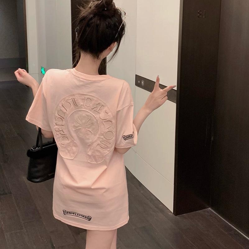 

Женская футболка большого размера розовая с вышивкой санскритской мантры в стиле пэчворк - Свободный крой, короткий рукав, тренд весна/лето 2025 4XL 250-300 lbs розовый