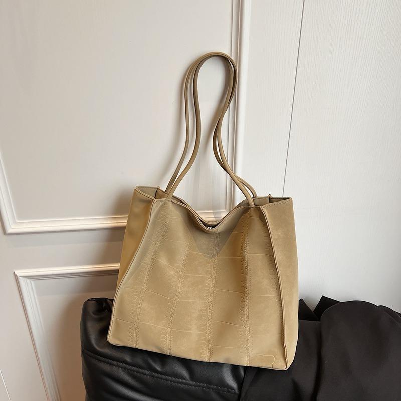 Large-capacity Tote Bag Women's New Hand-carried Commuter Bag Versatile Fashion Going Out Shoulder Bag