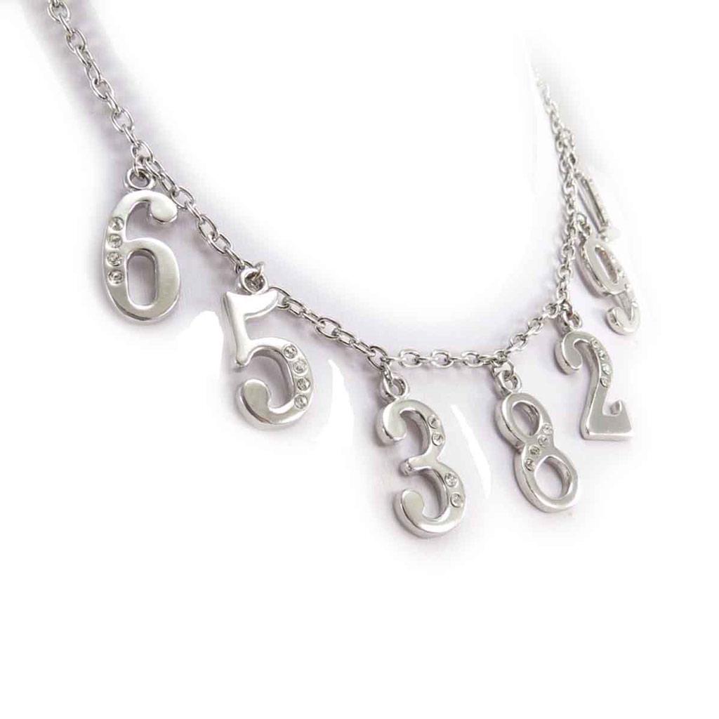 Les Trésors De Lily [J8079] – Silberne Designer-Halskette „Numbers“.